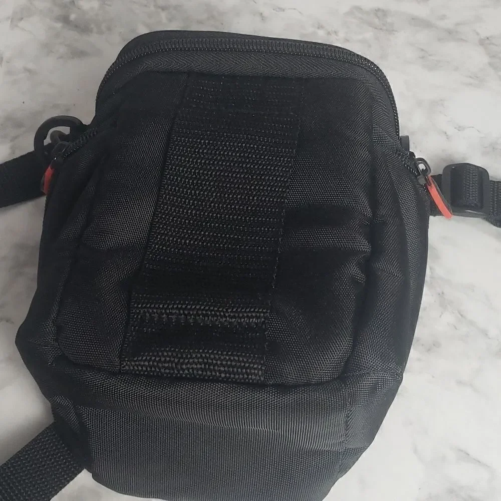 NWT Camera Case by Case Logic‎